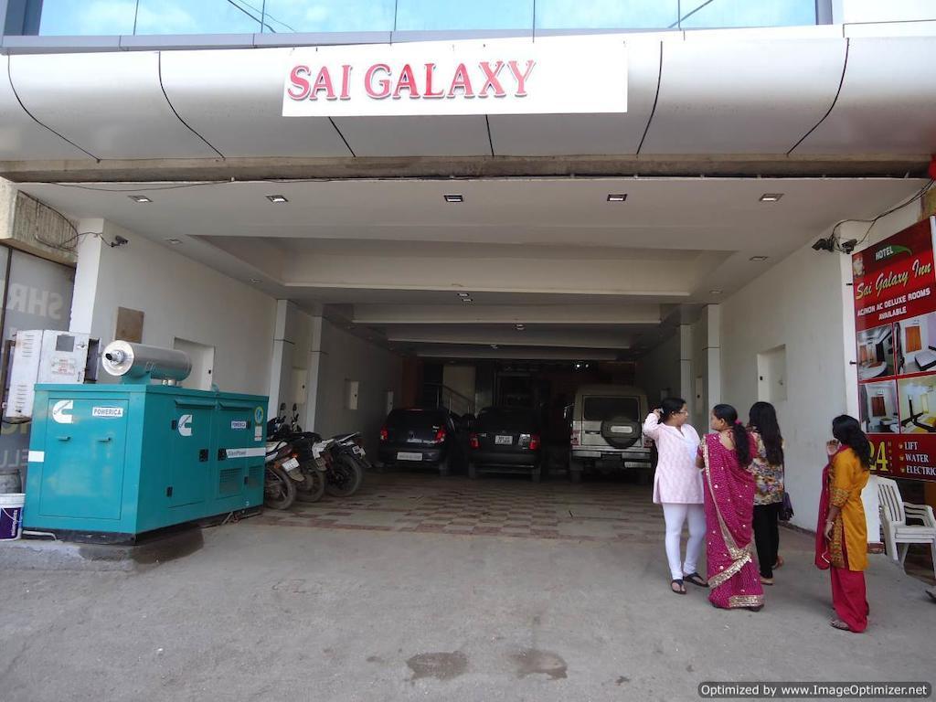 Hotel Sai Galaxy Inn Ширди Экстерьер фото