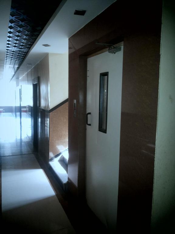 Hotel Sai Galaxy Inn Ширди Экстерьер фото