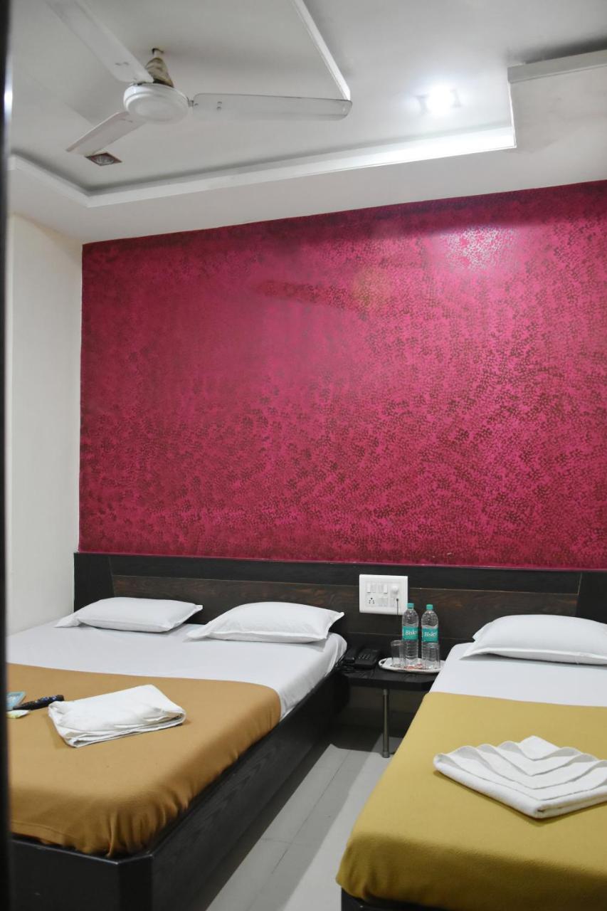 Hotel Sai Galaxy Inn Ширди Экстерьер фото